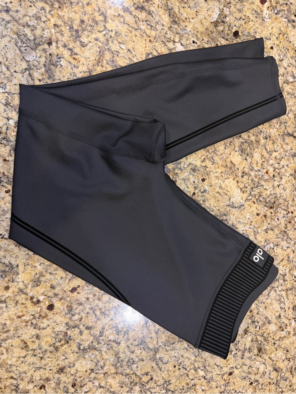 ALO Yoga Black Performance Leggings with Subtle Stripe